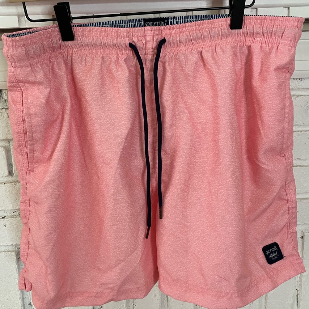 Spicy Tuna brand men’s swim trunks size XL, pink and white pattern, mesh.